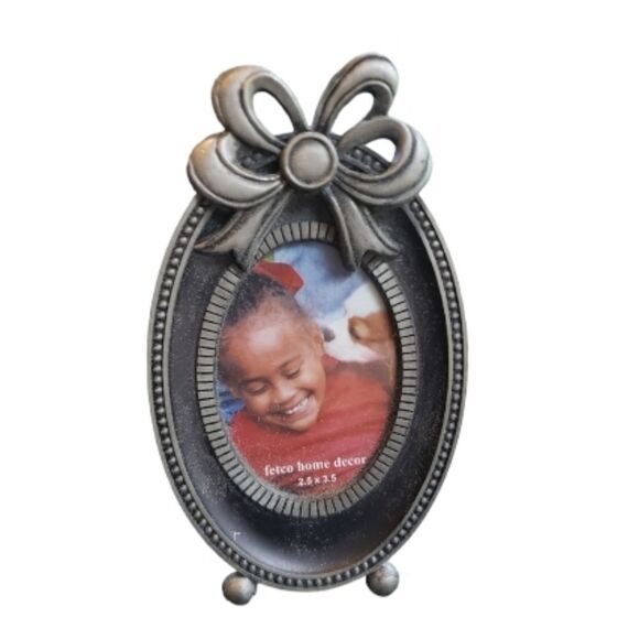 Fetco Pewter Bow Oval Picture Frame 2.5 x 3.5 - Picture 1 of 6